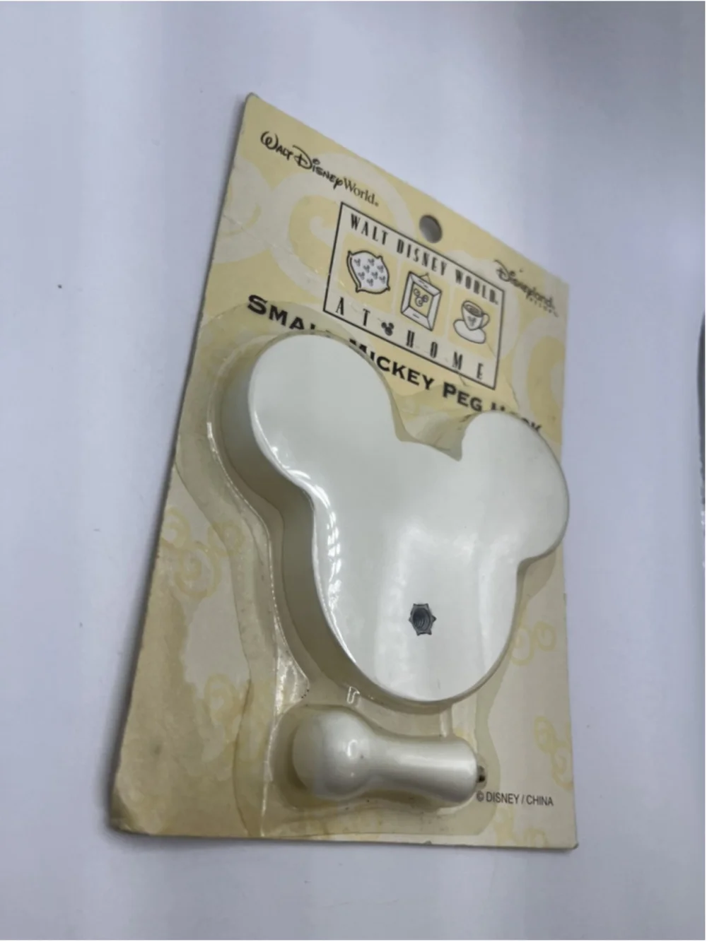 Walt Disney World Disneyland Mickey Peg Hook Home DECOR , WHITE SEE ALL